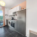 Fabron Et De Luxe Avec Piscine Apartament