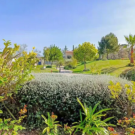 Fabron Et De Luxe Avec Piscine Daire