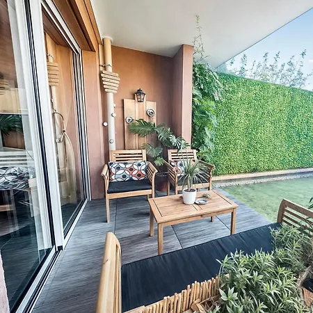 Fabron Et De Luxe Avec Piscine Апартаменты *