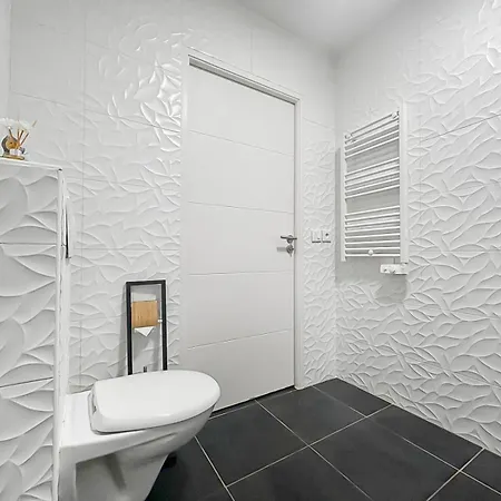 Fabron Et De Luxe Avec Piscine Ницца