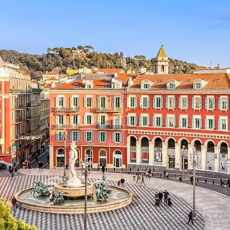 Fabron Et De Luxe Avec Piscine Апартаменты