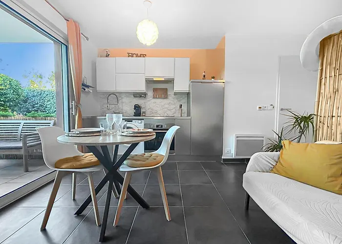 Fabron Et De Luxe Avec Piscine Appartement